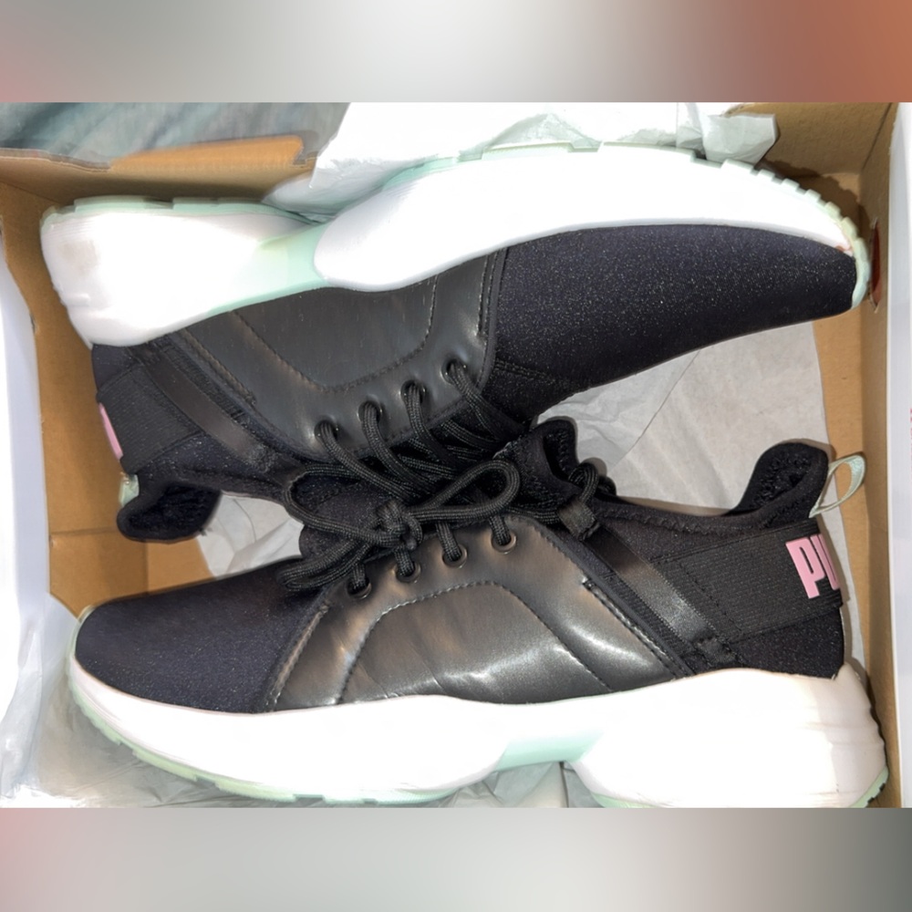 Women’s Puma Sneakers